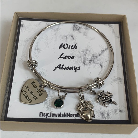 New nurse charm bracelet - Picture 4 of 7